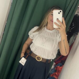 camisa blanca fruncida