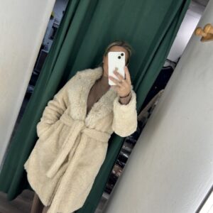 abrigo borrego y pelos beige