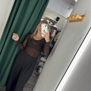 camiseta transparente marron