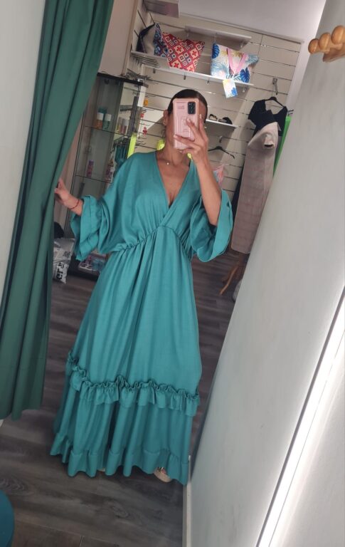 vestido turquesa con mangas
