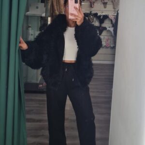 chaqueta pelos negro