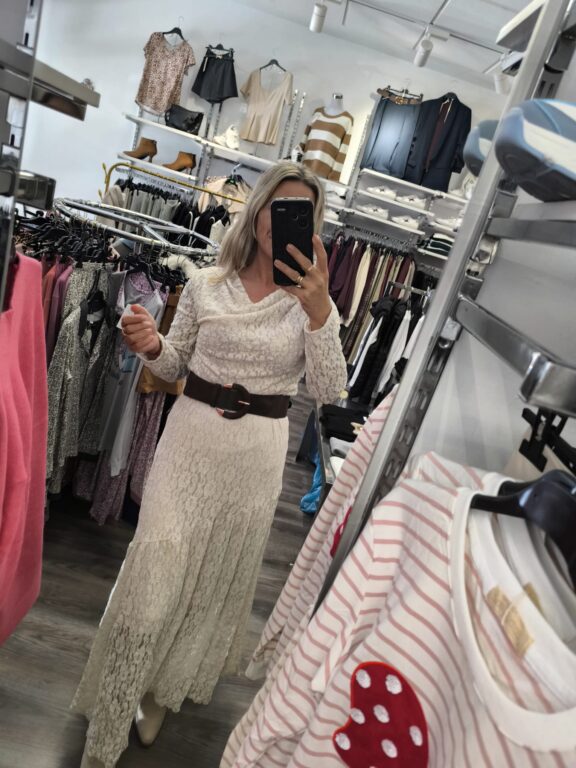 camiseta encaje beige