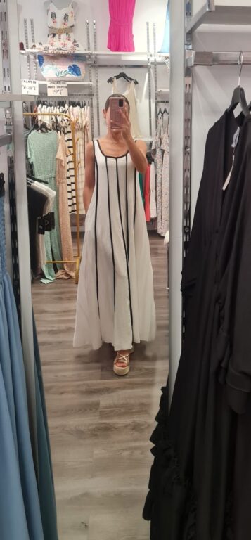 vestido blanco raya negra