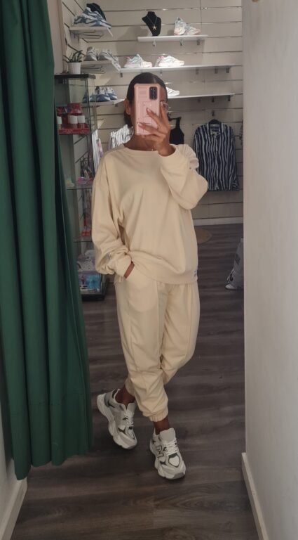 conjunto piel melocotón beige