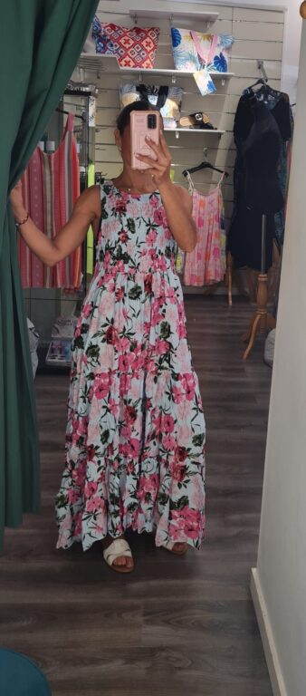 vestido flores fondo celeste